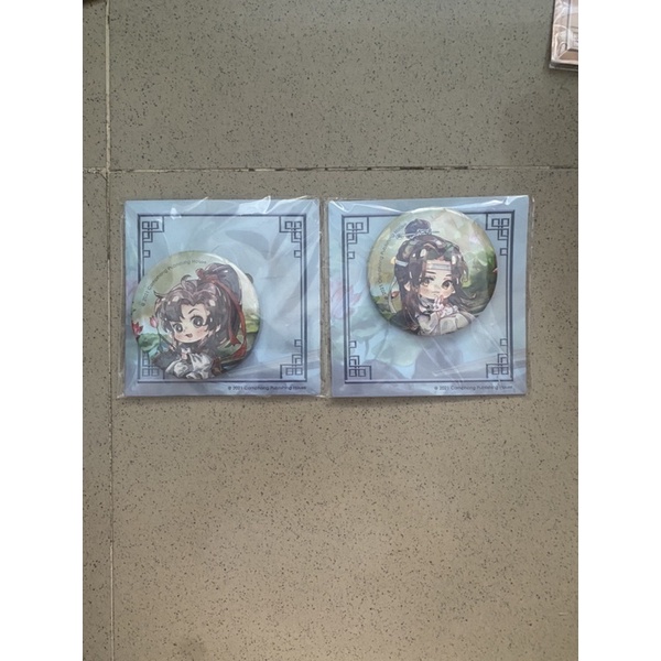 Cặp huy hiệu chibi showroom