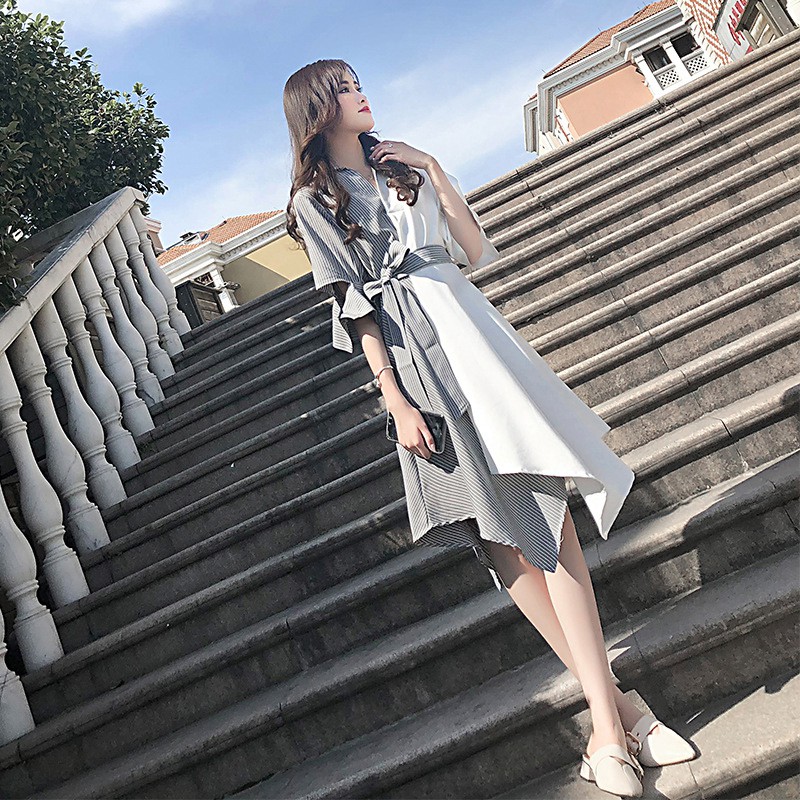 Váy tay ngắn cổ chữ V họa tiết kẻ sọc kiểu dáng thời trang dành cho nữ | BigBuy360 - bigbuy360.vn