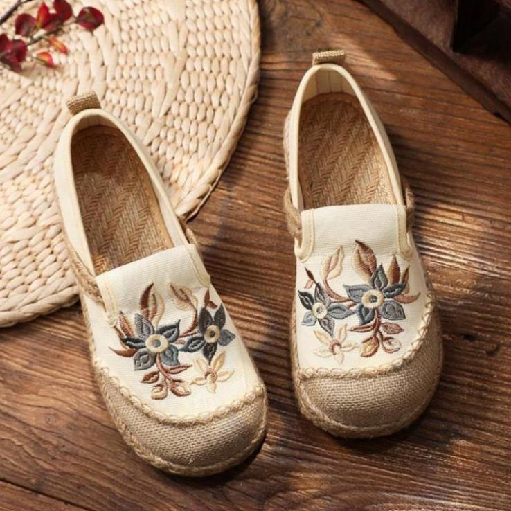 TAM38 giày thêu hoa phối vải bố đế bằng . ' ' . %
