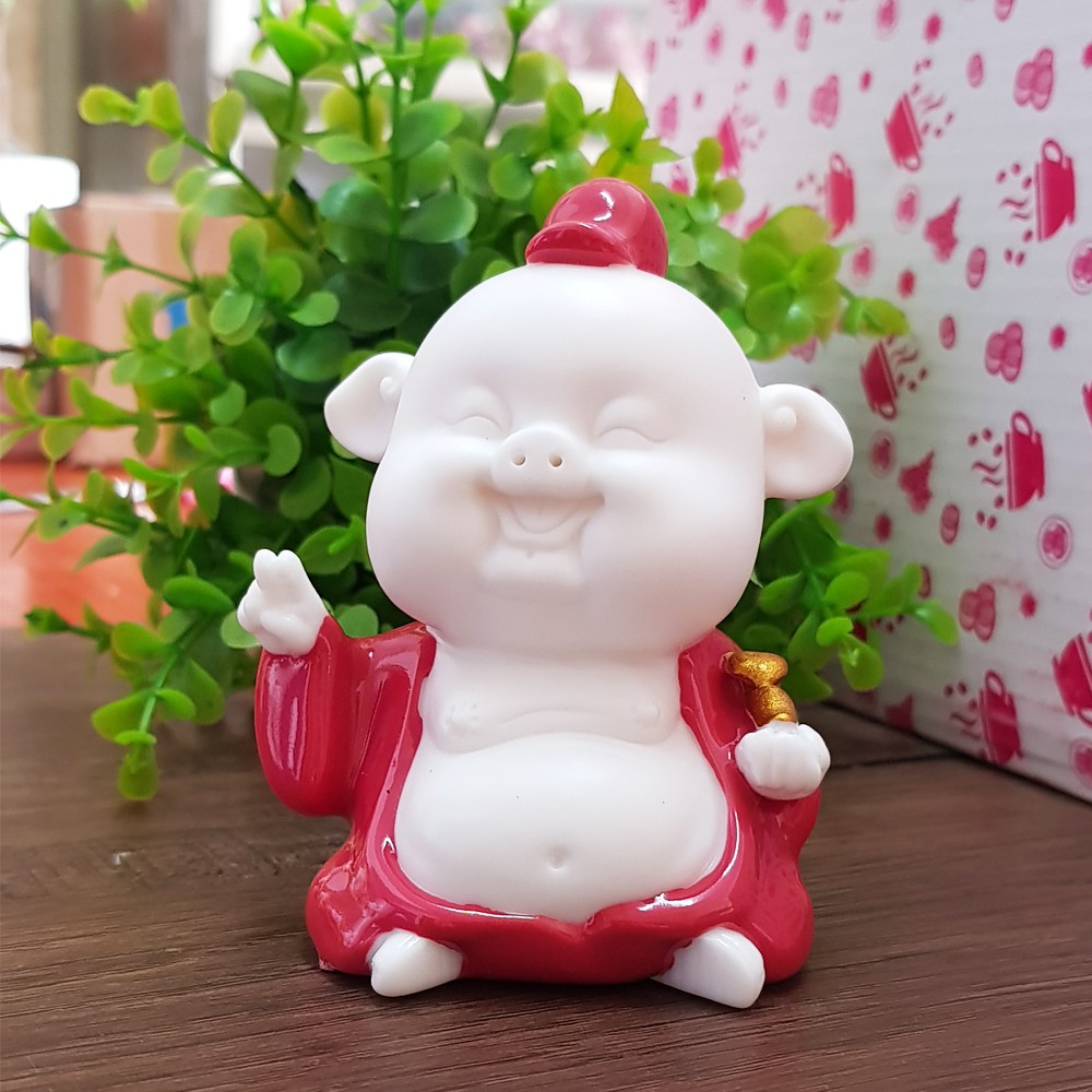 Tượng chibi chú Heo may mắn - cầm gậy Như Ý