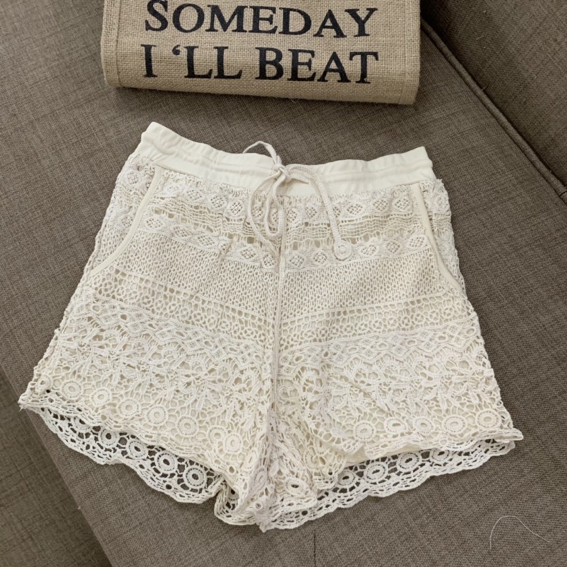 HH15-set biển 3 món - bra hoa tròn tua rua + quần ren hoạ tiết đồng xu + choàng ren hạt gạo tay loe