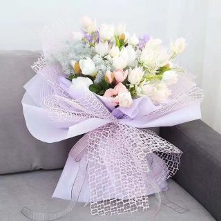 Lưới cuộn ô vuông bó hoa.