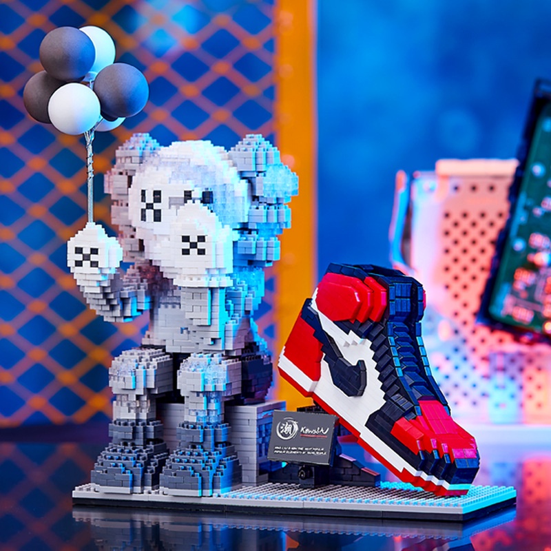 Đồ Chơi Lắp Ráp Giá Đỡ Bút Mô Hình kaws 6907