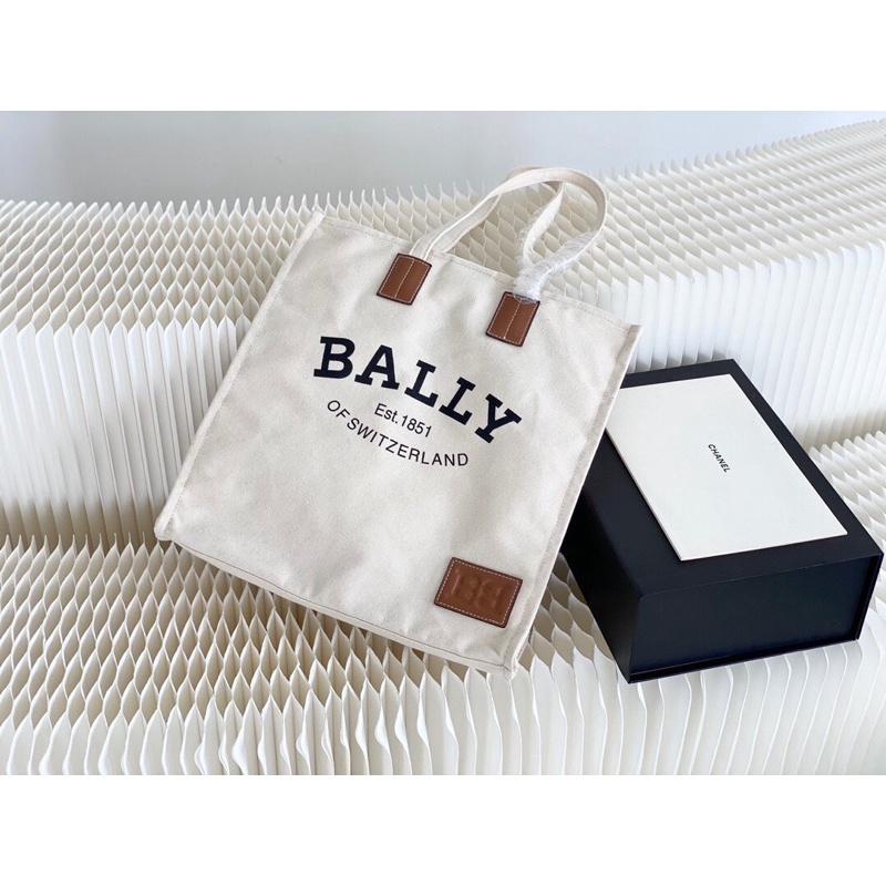 Túi vải tote cho nữ thời trang thương hiệu Bally cao cấp