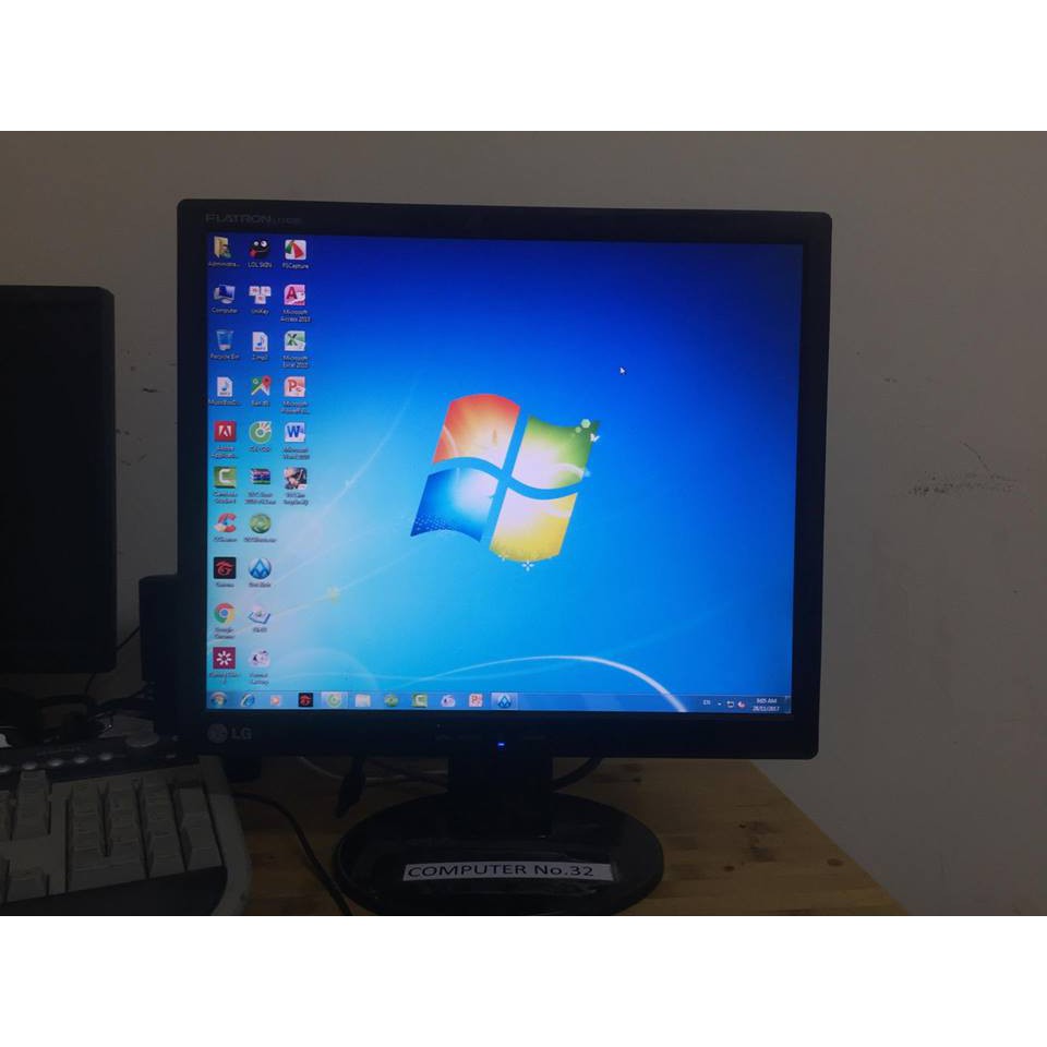 [Mã 255ELSALE giảm 7% đơn 300K] Màn LG 17 in nguyên tem thanh lý văn phòng | BigBuy360 - bigbuy360.vn