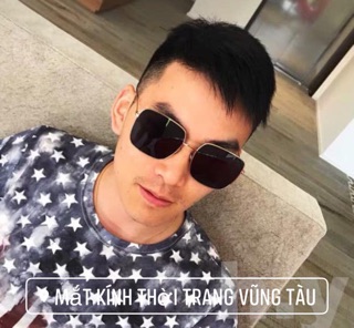 KÍNH VUÔNG D.I.O.R