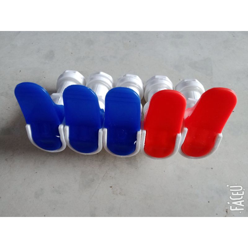 Vòi bình nước Ty liên