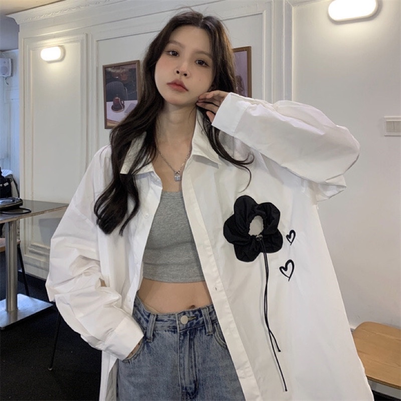 Áo sơ mi trắng kiểu hoa phối viền đính hoa tay dài 2023