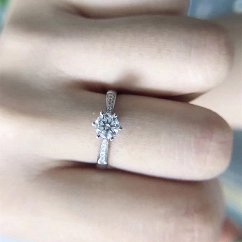 Nhẫn cưới đính đá pha lê zircon chống dị ứng cao cấp