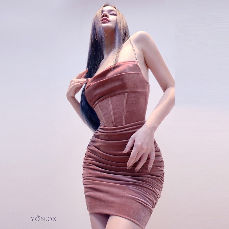 YONOX ĐẦM BODY HỒNG NHUNG DÂY LẤP LÁNH GỢI CẢM DÀNH CHO NỮ