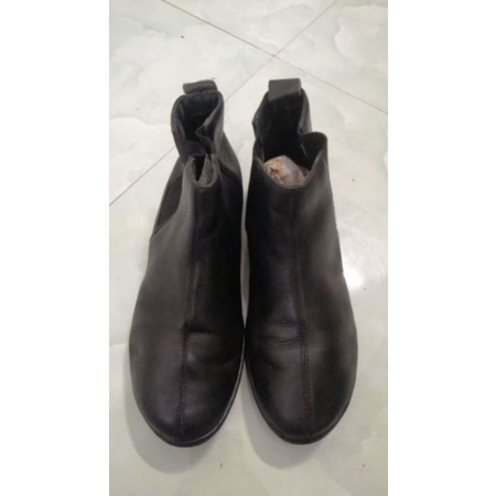 Giầy si cho khách