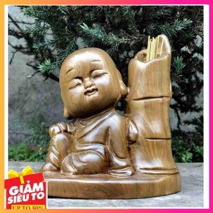 Lọ đựng tăm chú tiểu bằng gỗ bách xanh