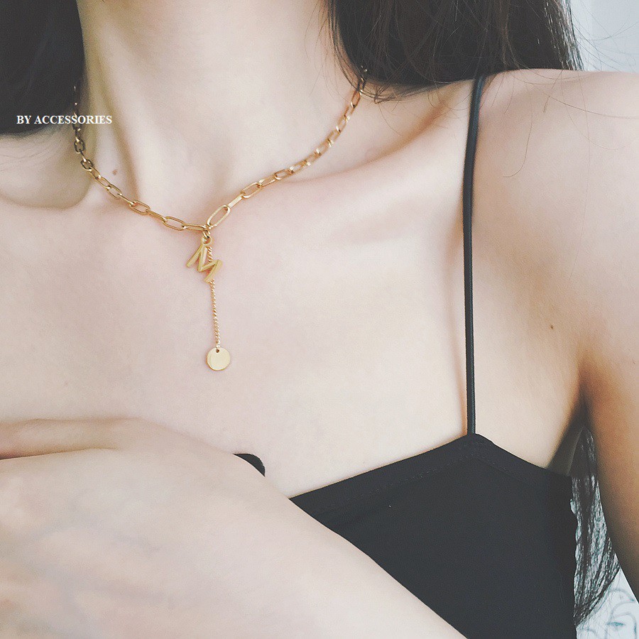 Vòng cổ titan xích chữ nhật bầu mảnh phối mặt chữ M không gỉ