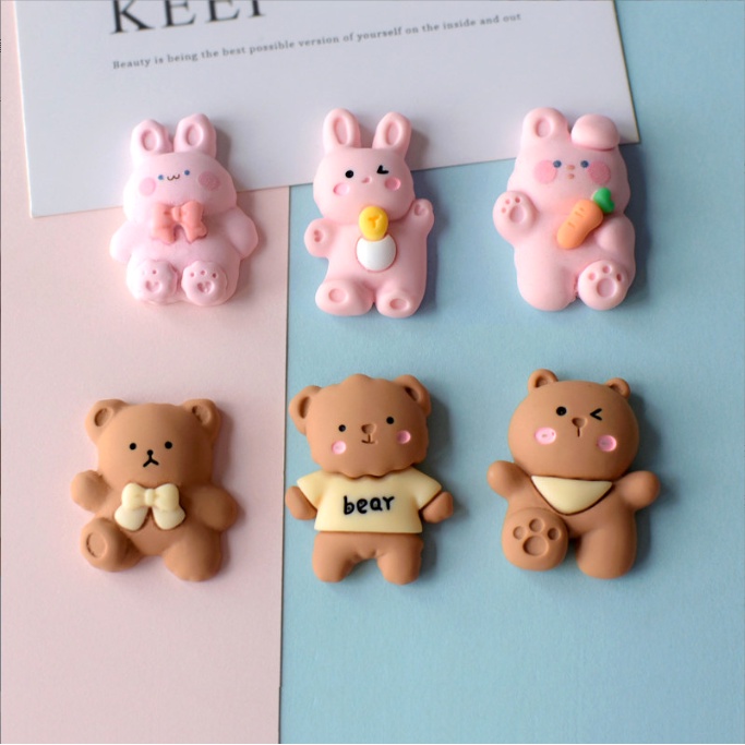 Charm Gấu Nâu Thỏ Hồng Ôm Cà Rốt Cho Các Bạn Trang Trí Kẹp Tóc, Dán Jibbitz, Vỏ Ốp Điện Thoại, Diy