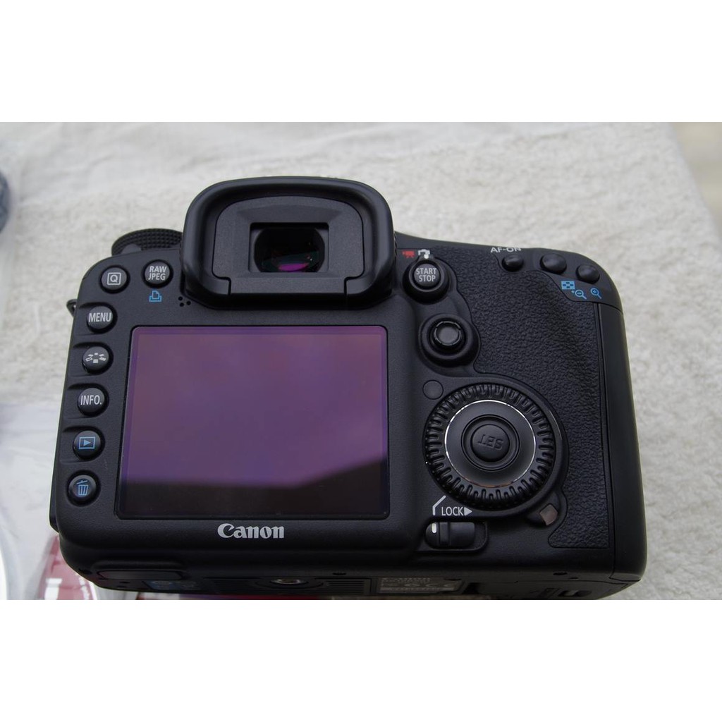 Máy ảnh Canon 7D + ống kính 17-85mm IS - 18.0 Megapixels - Mới 95%
