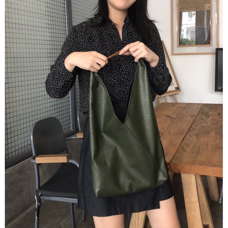 Túi đeo vai Us - Pine Pleather Triangle Bag