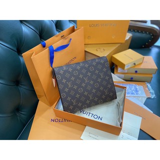Clucth L❤️V pouch 26