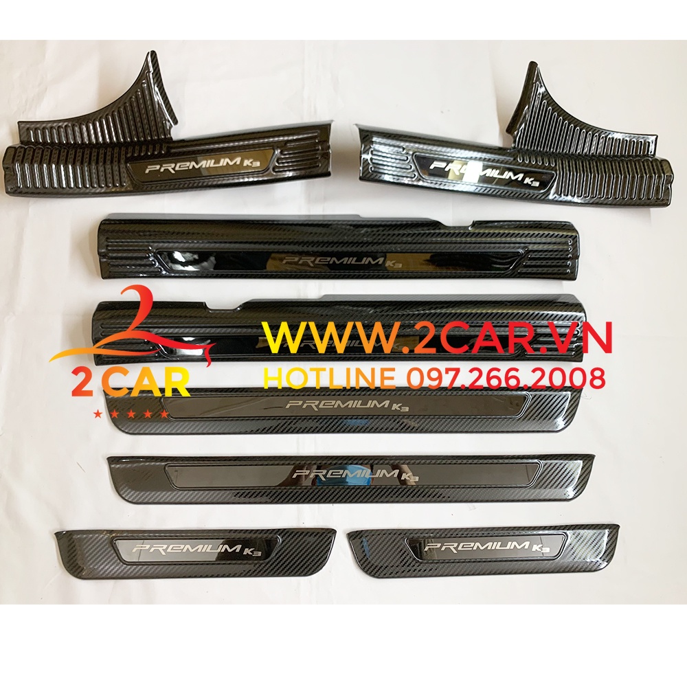 Ốp bậc cửa, nẹp bước chân CARBON xe KIA K3 2021- 2022- 2023 vân CACBON cao cấp
