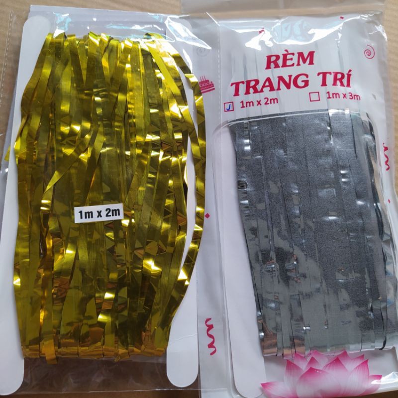 Rèm kim tuyến trang trí sinh nhật