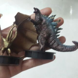 2 Topper Godzilla