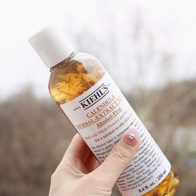 Toner hoa cúc Kiehl's Calendula Herbal Extract Alcohol-Free Toner