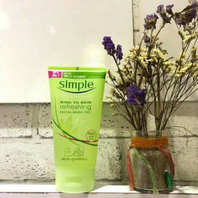 Sữa rửa mặt Simple