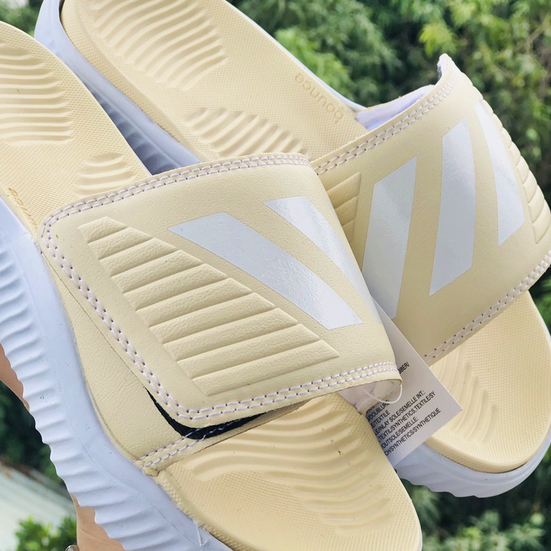 Dép Alphabounce adidas ❤️FREESHIP + FullBox❤️ quai ngang nam 3 sọc màu vàng sọc trắng chất xịn 1-1, đế dày nhẹ quai da
