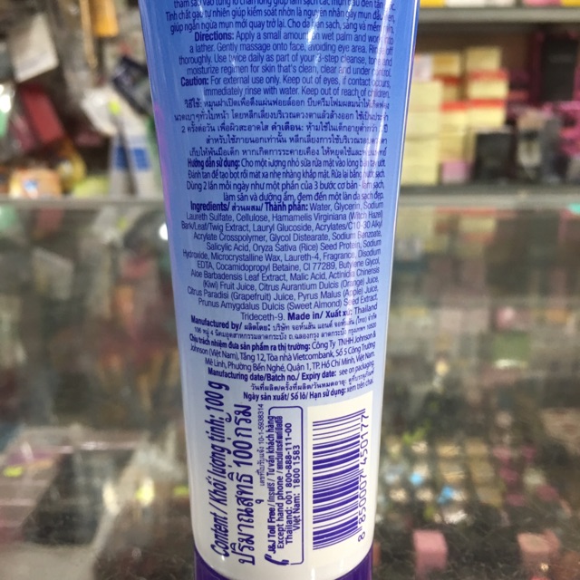 Sữa rửa mặt sạch nhờn và ngừa mụn đầu đen Clean & Clear chai 100g Có hạt | BigBuy360 - bigbuy360.vn