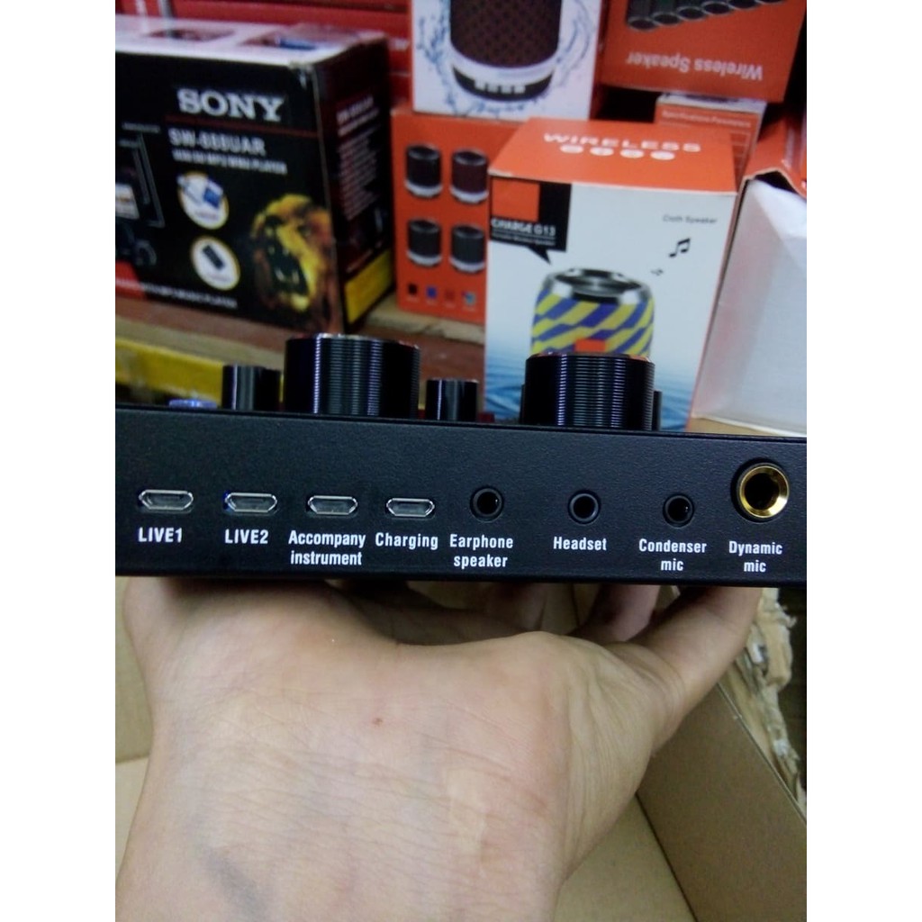 Sound card thu âm V8 có autotune hiệu ứng âm thanh và pin sạc...