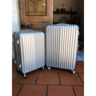 Combo vali nhựa VL022 size 20+28 bịt góc, chống xước, chống va đập, bánh xe linh hoạt tay kéo chắc chắn.