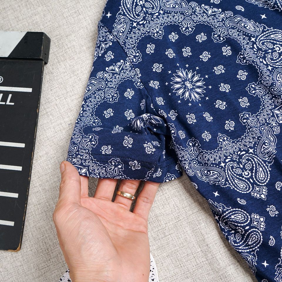 Áo Thun Họa Tiết Bandana Cotton Mỏng Nhẹ Thoáng Mát Co Giãn 4 Chiều Cotton Thoải Mái Vận Động
