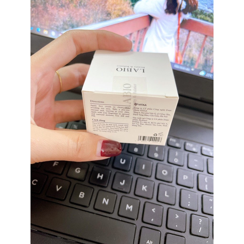 Kem dưỡng trắng tế bào gốc LABIO - dưỡng trắng, se khít lỗ chân lông - Glu Berry White Cream 30ml | BigBuy360 - bigbuy360.vn