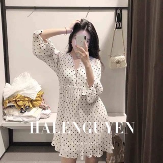 Váy chấm bi