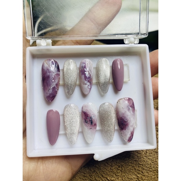 Vấn Đá Phối Mắt Mèo