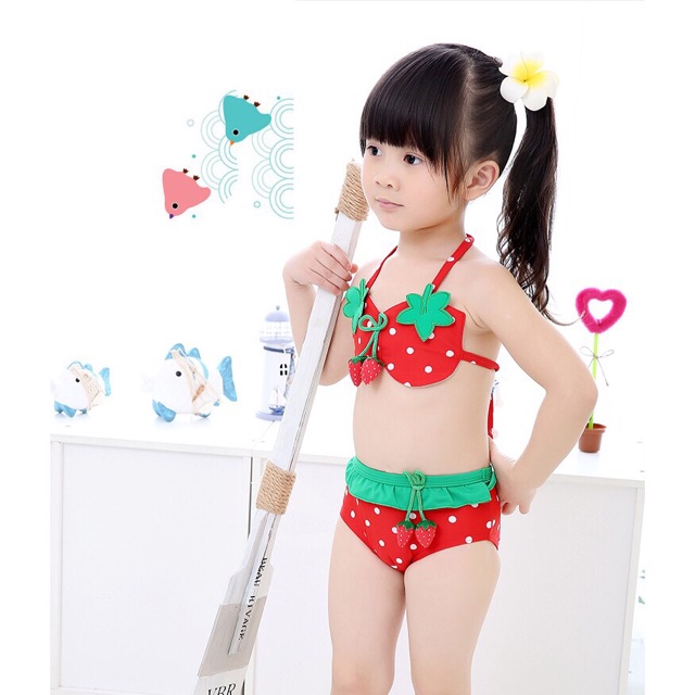 Bikini dâu tây cực cute cho bé gái