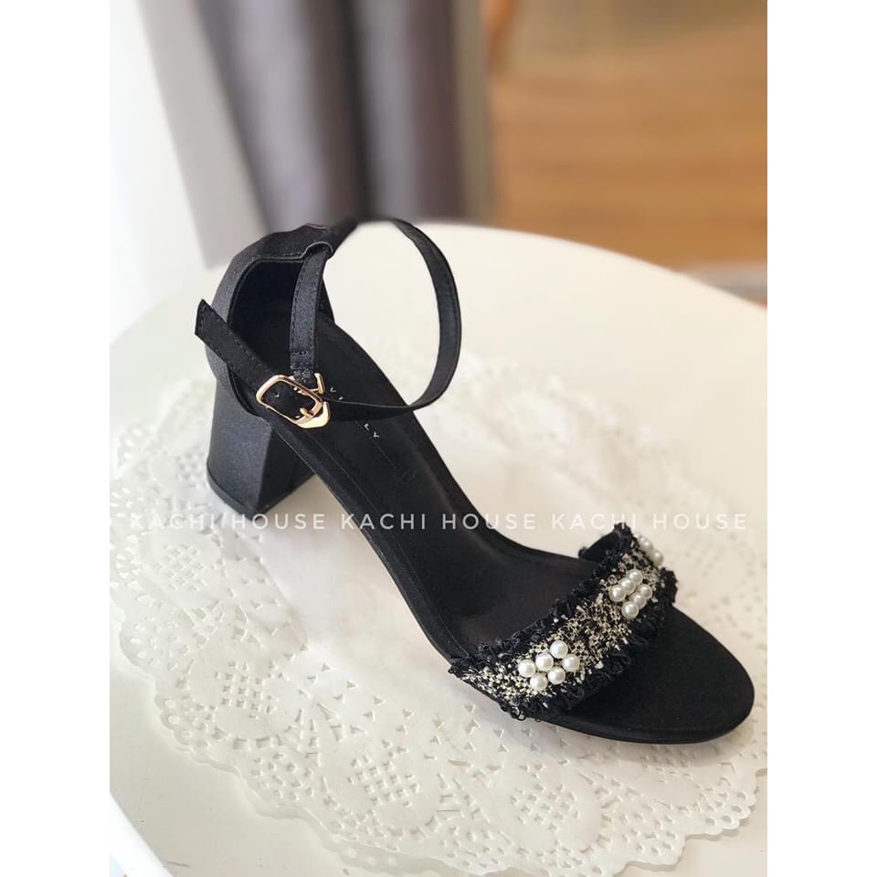 Sandal bít gót quai xù đính hạt mũi tròn - 7P