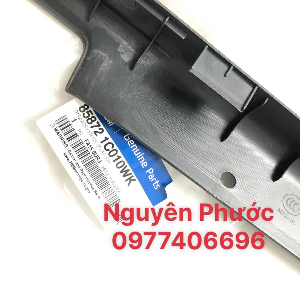 Nẹp ốp sàn cửa trước / Nẹp bậc cửa trong trước HYUNDAI GETZ/CLICK - Hàng xịn chính hãng