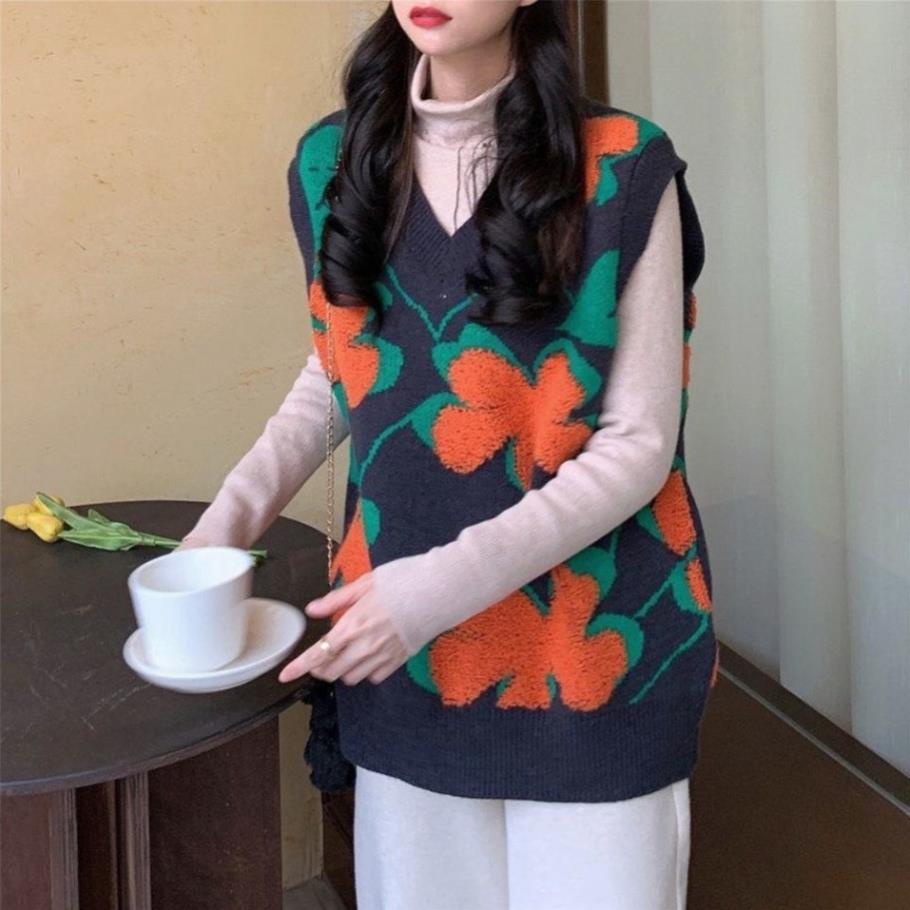 Áo len gile nữ Hàn Quốc cổ tim form rộng màu đen phối họa tiết hoa cam kiểu dáng phong cách thời trang M19HD | WebRaoVat - webraovat.net.vn