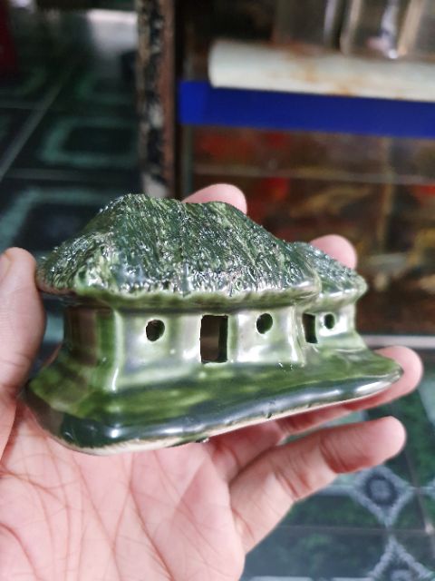 NHÀ LÁ TRÁNG MEN TRANG TRÍ HỒ CÁ NON BỘ 8x4x4CM
