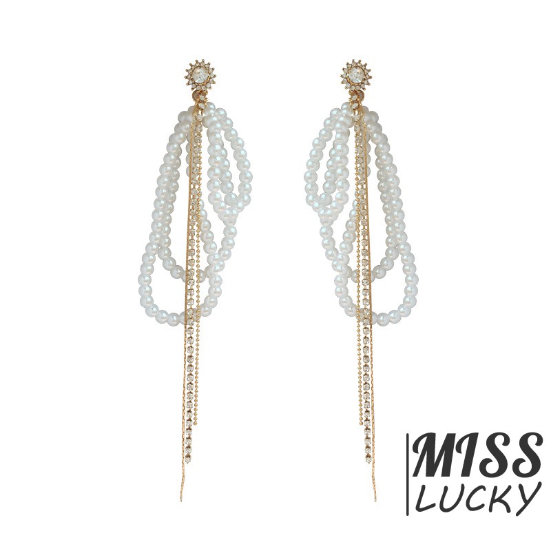 Khuyên tai nữ kiểu dáng thời trang phong cách