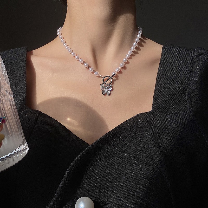 Vòng cổ mặt hình bướm đính ngọc trai giả phong cách Vintage quyến rũ C100