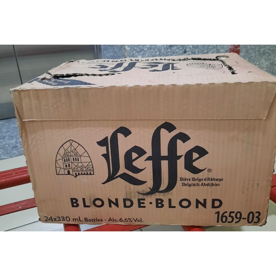 Bia Leffe vàng  6.6% của Bỉ- chai 330ml, thùng 24 chai