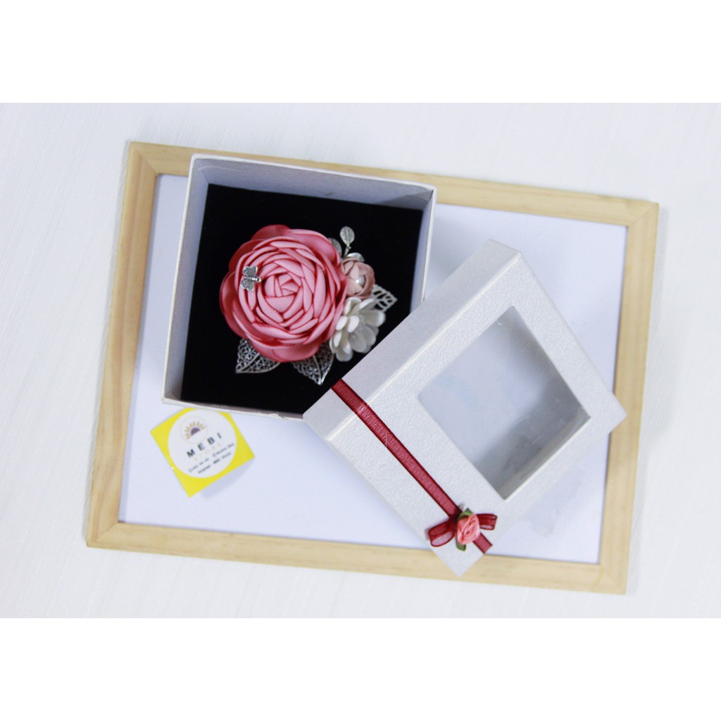 (Ảnh thật 100%) Hoa cài áo hoa trà mix 2 hoa nhí lá kim loại siêu xinh size lớn (9cm)