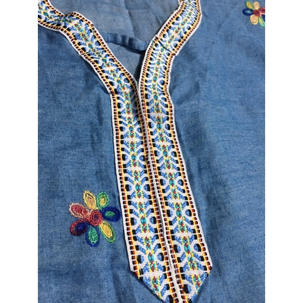 Áo thêu hoa xẻ tà thổ cẩm Made in Thái Lan