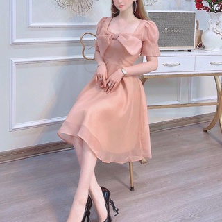 Váy trắng cổ vuông nơ