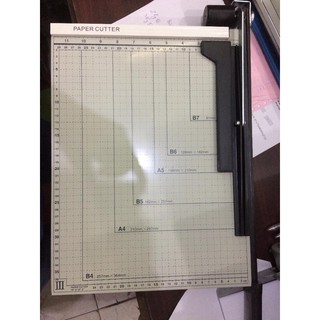BÀN CẮT GIẤY B4, A4