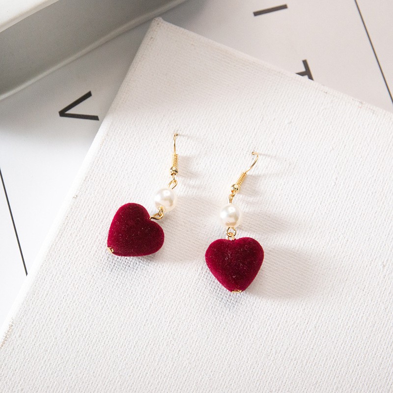 Bông tai hình trái tim phiên bản love pompoms Hàn Quốc MS57