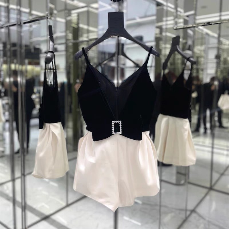 Set Áo 2 Dây Nơ Đá + Quần Short Trơn LSEOUL B1135 Trẻ Trung Cá Tính Năng Động