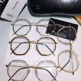 MẮT KÍNH TRÒN GIẢ CẬN