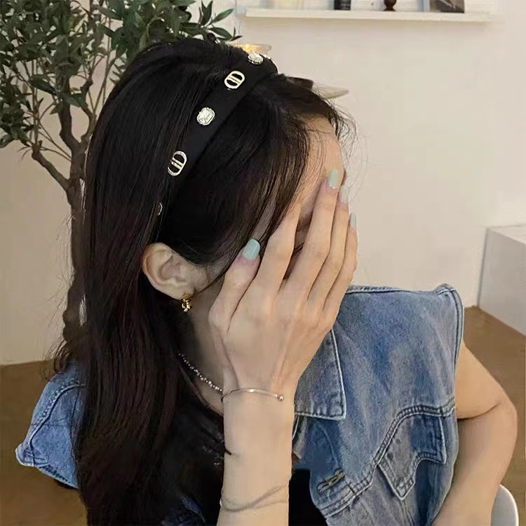 Băng Đô Cài Tóc Xốp Đính Kim Cương Chữ D Đơn Giản Thời Trang Hàn Quốc Cho Nữ